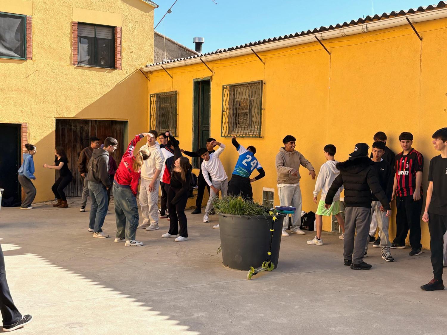 Una dinámica en el patio